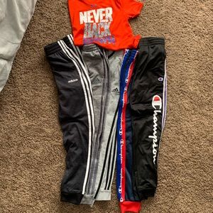 Boys Youth Joggers Medium